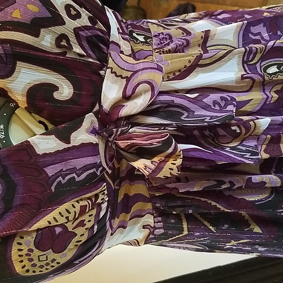 Roulette Empire Style Gown - Picture 2 of 9